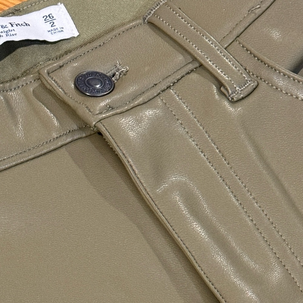 Vegan Leather 90s Straight Pant Abercrombie & Fitch Size 26 (2) Taupe/Green - Picture 5 of 5